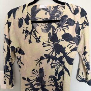 TSE Floral V-Neck Top PURE CASHMERE SWEATER
